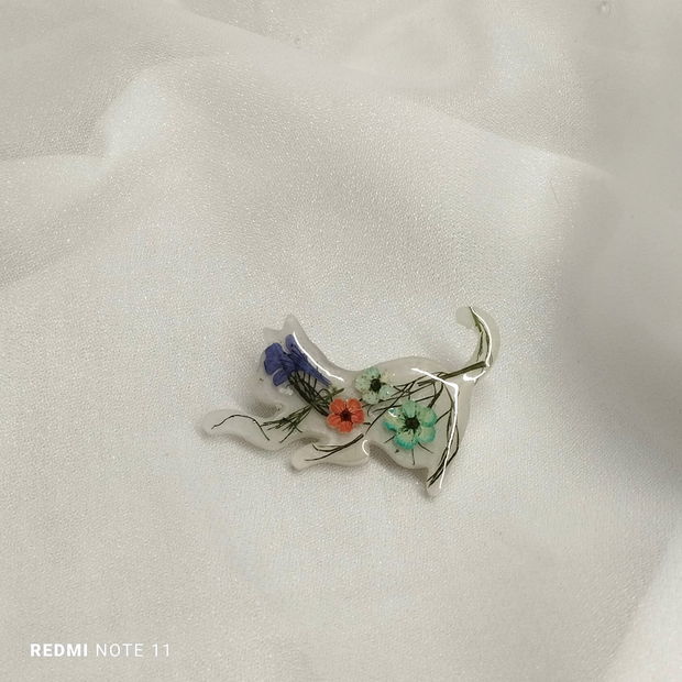 Broșă handmade unicat - din rasina  00693