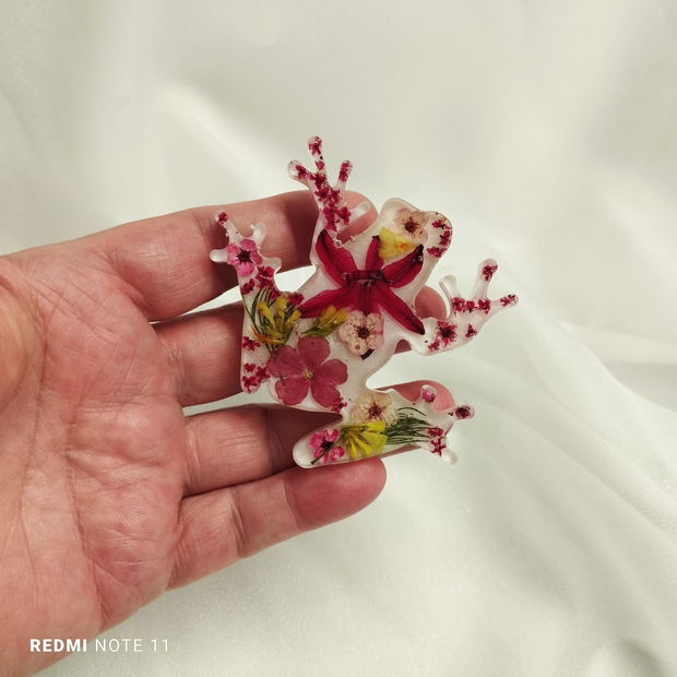 Broșă handmade unicat - din rasina 00694
