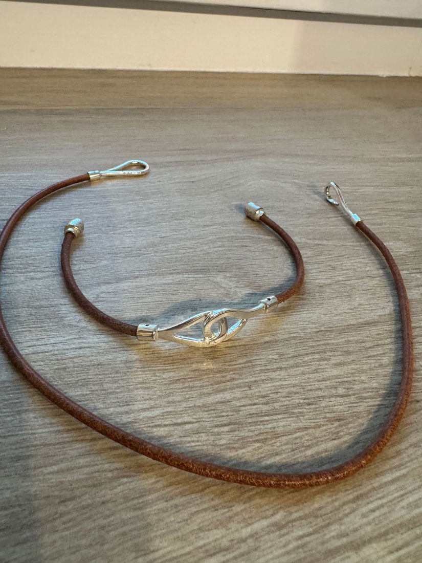 SET MODEL HERMES DEOSEBIT PIELE SI METAL ARGINTAT