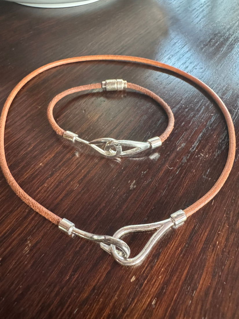 SET MODEL HERMES DEOSEBIT PIELE SI METAL ARGINTAT