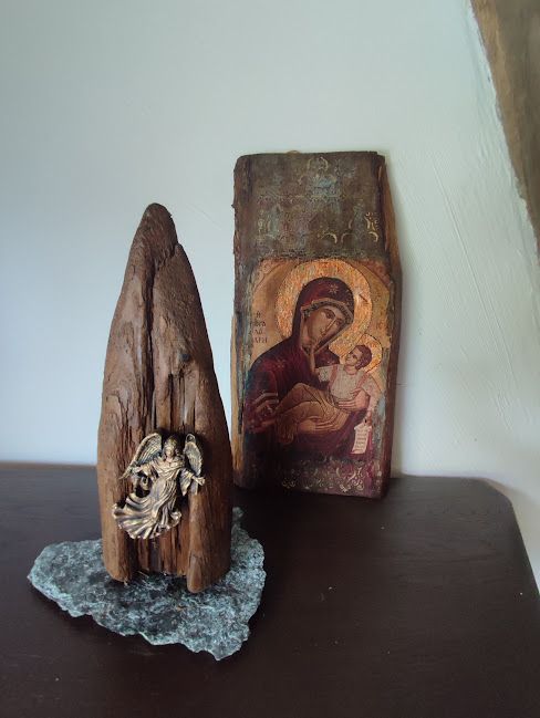 Ecouri în Lemn și Piatră-decoratiune din lemn recuperat