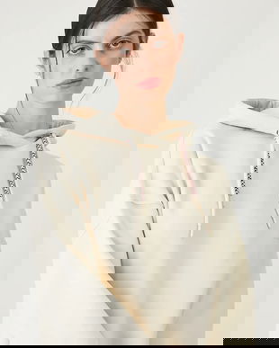 Medicine bluza culoarea bej, cu glugă, cu imprimeu