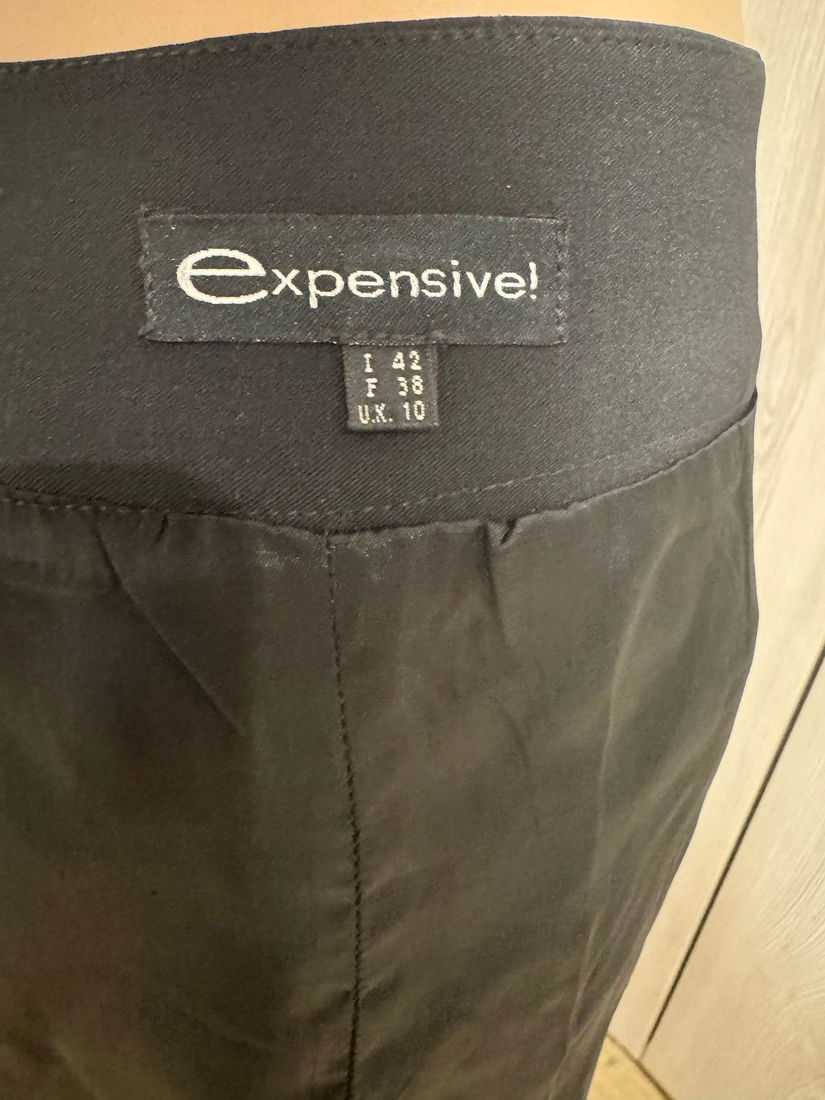 FUSTA EXPENSIVE MODEL ELEGANT,CU BANDA AURIE ,MARIME 36 D ,10 GB,42 IT