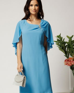 Rochie midi bleu din voal cu croi drept si accesoriu stralucitor la bust