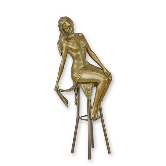 Doamna la bar-statueta din bronz masiv