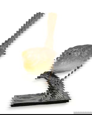 Pasarica-statueta din bronz pictat