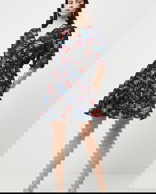 Medicine rochie culoarea negru, mini, evazati