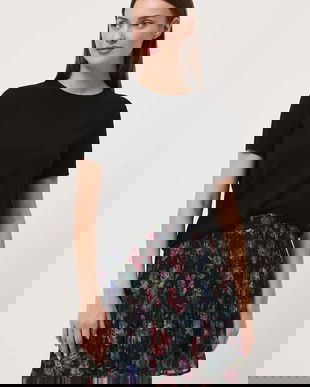 Medicine fustă culoarea negru, mini, evazati