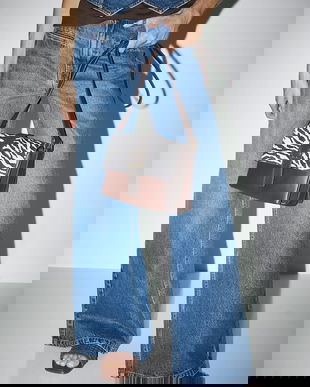 Medicine poseta culoarea maro