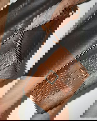 Medicine poseta culoarea maro