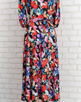 Rochie Vaporoasa Neagra cu Flori Colorate