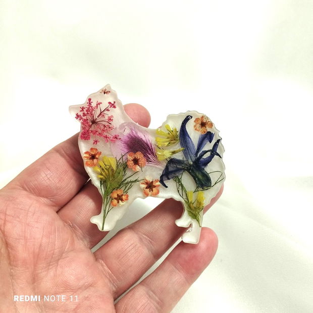 Broșă handmade unicat - din rasina 00695
