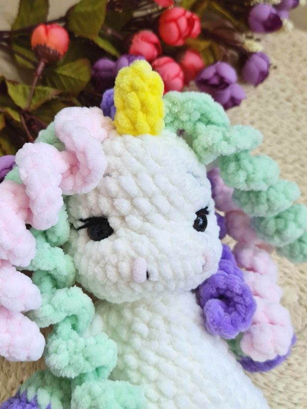 Unicornul PIC croșetat manual