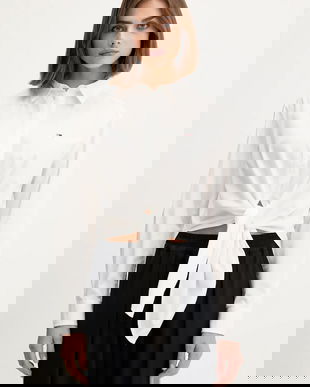 Tommy Jeans cămașă din bumbac culoarea alb, cu guler clasic, relaxed, DW0DW20990