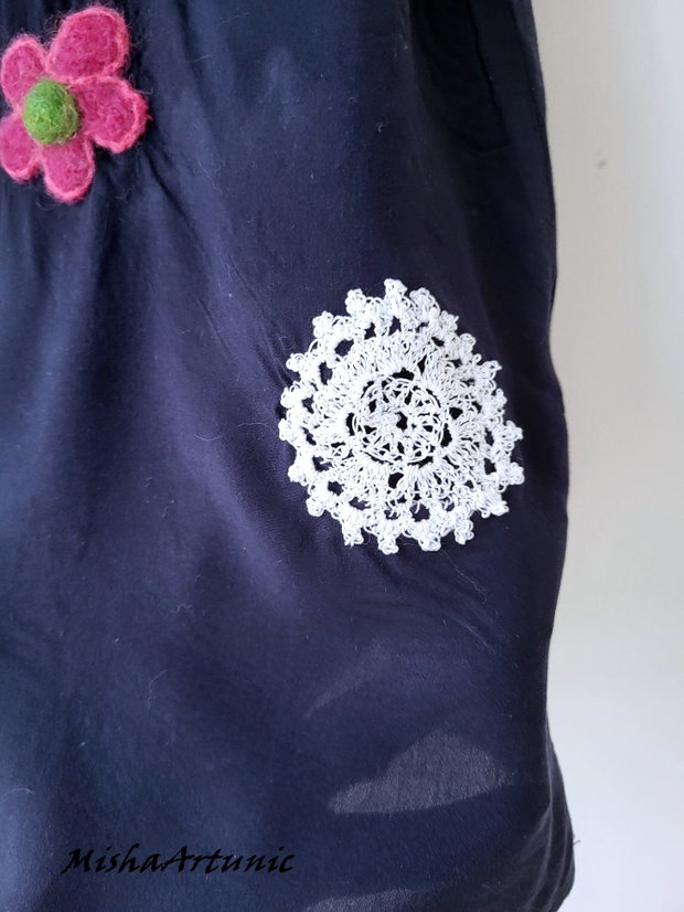 Bluza cu floricele impaslite