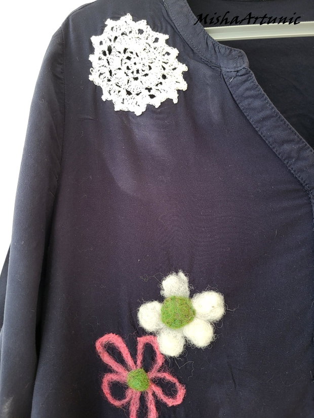 Bluza cu floricele impaslite