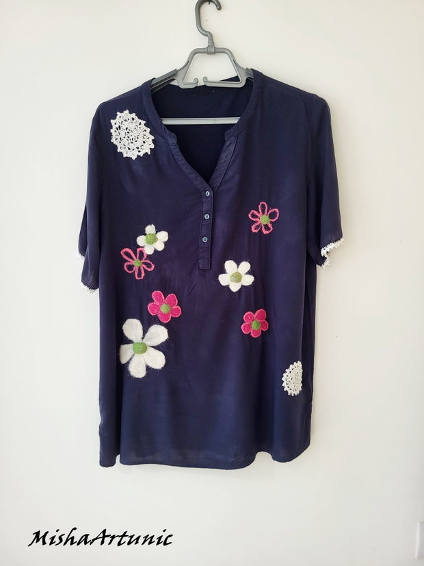 Bluza cu floricele impaslite