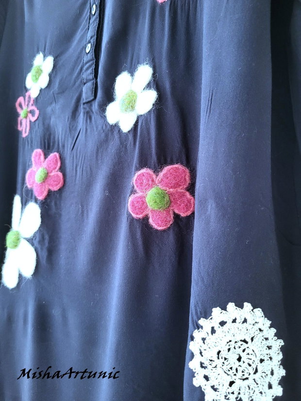Bluza cu floricele impaslite