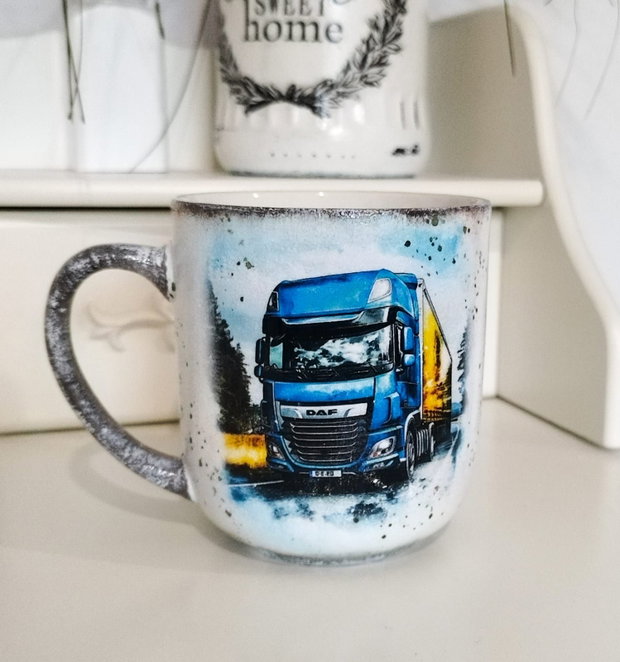 Cana decorata manual cu camion