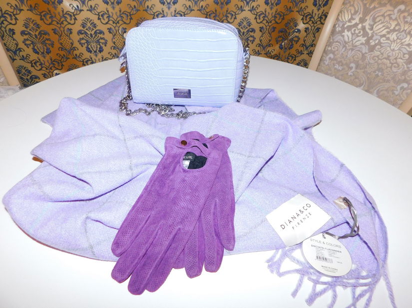 Set lavanda,  esarfa , manusi , poseta ,  colier cadou