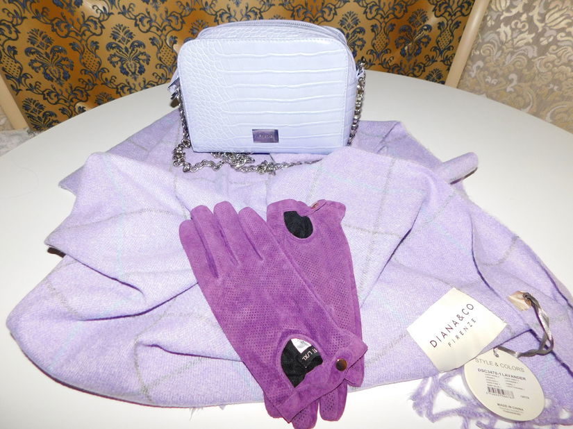 Set lavanda,  esarfa , manusi , poseta ,  colier cadou