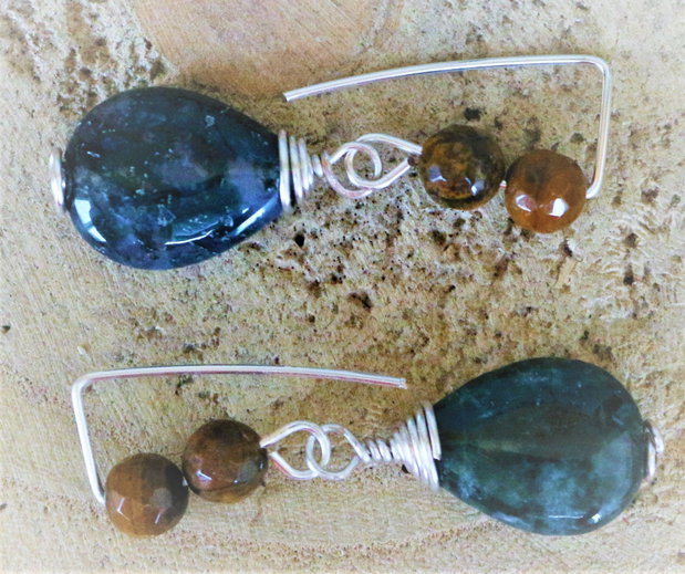 Cercei handmade din sarma cu agate si jasp