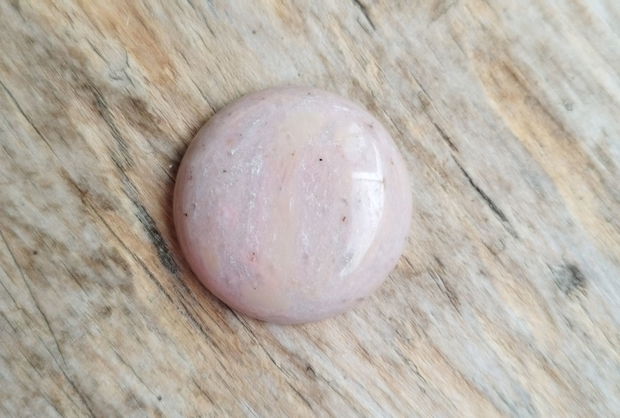 Cabochon rodonit, roz prafuit, 30 mm