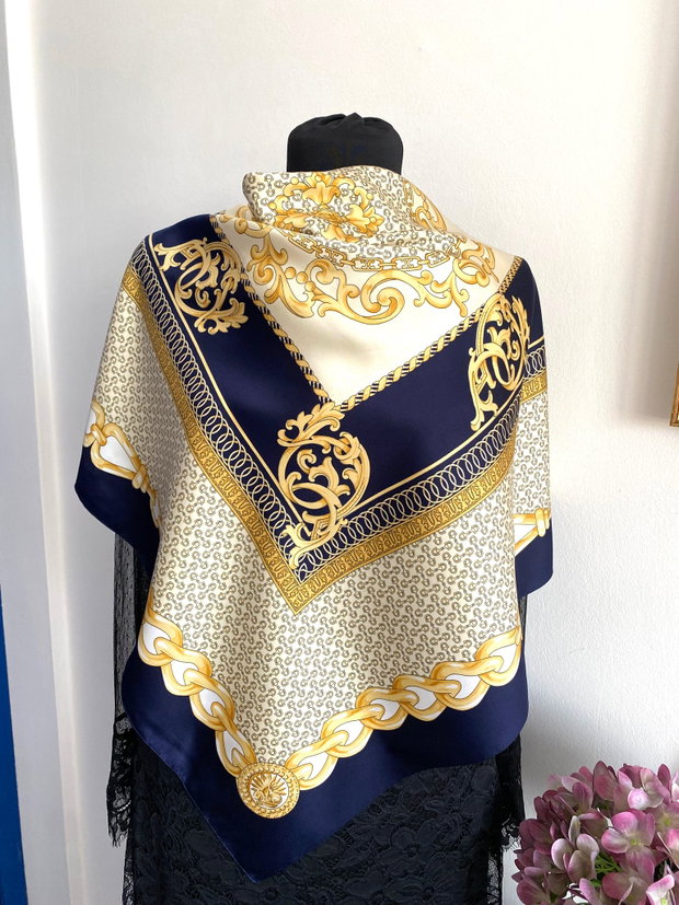 Esarfa eleganta・Esarfa moderna・Accesoriu fashion・Esarfa vintage・Stil ecvestru sofisticat