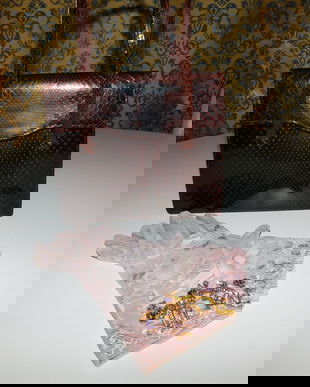 Poseta  mica  sarpe,  produs autentic vintage , manusi elegante noi si  brosa cadou