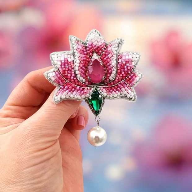Rezervat Broșa floare de Lotus  Ritual de Răsărit