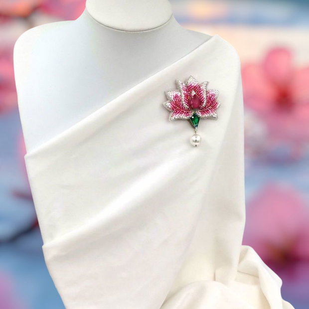 Rezervat Broșa floare de Lotus  Ritual de Răsărit