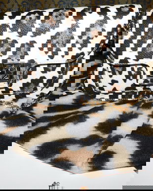 Poseta noua eleganta animal print , cadpu esarfa animal print , manusi asortate animal print si colier perle fashion