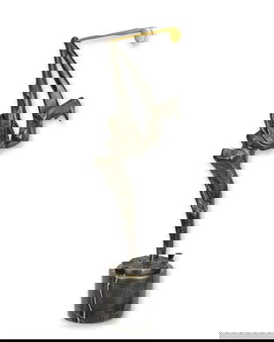 Jucator de golf-statueta moderna din bronz cu un soclu din marmura