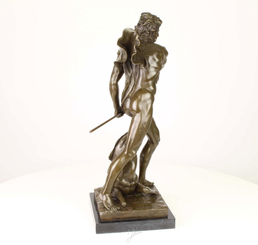 Neptun-statueta din bronz cu un soclu din marmura