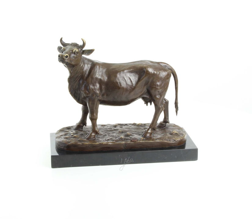 Vaca-statueta din bronz masiv cu un soclu din marmura