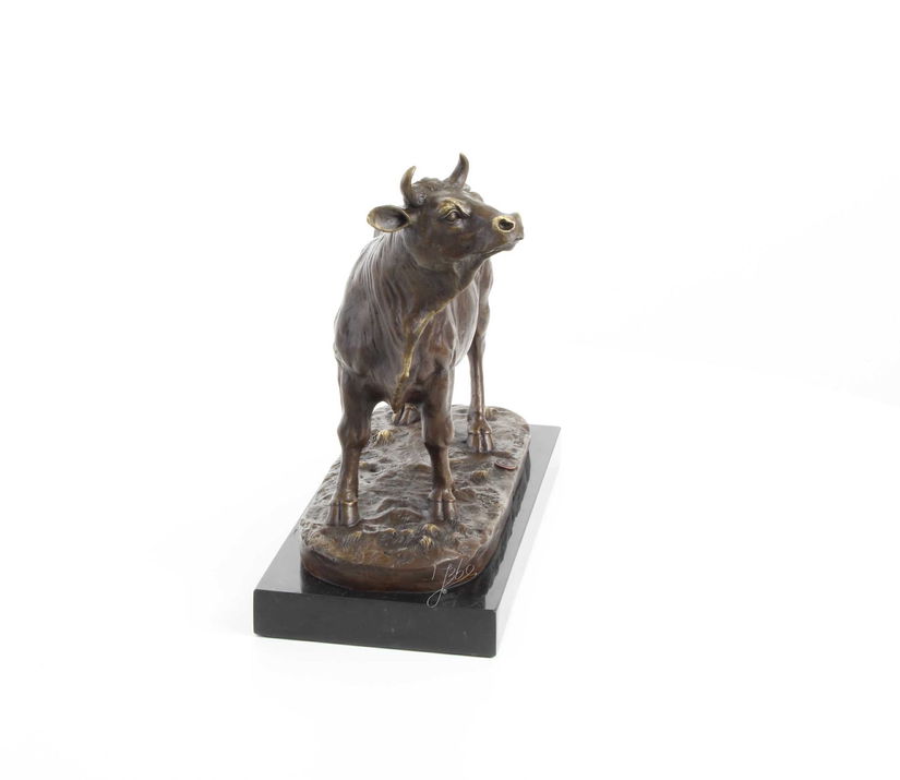 Vaca-statueta din bronz masiv cu un soclu din marmura
