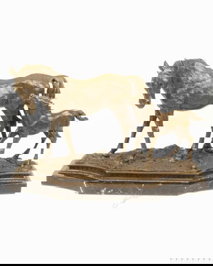 Iapa cu manz-statueta din bronz cu un soclu din marmura