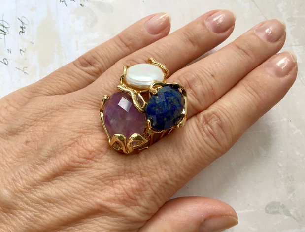 Inel perla baroc, lapis lazuli, ametist & inox aurit