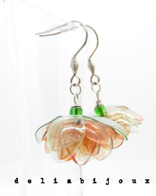 Cercei statement handmade unicat - PET-uri (plastic) reciclate - flori (cod1270)