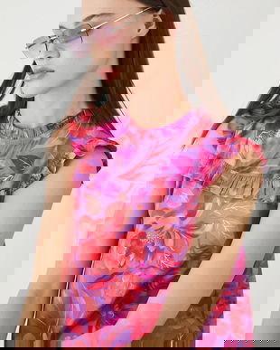 Medicine bluză in modele florale