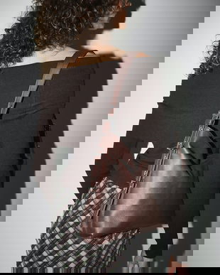 Medicine poșetă culoarea maro