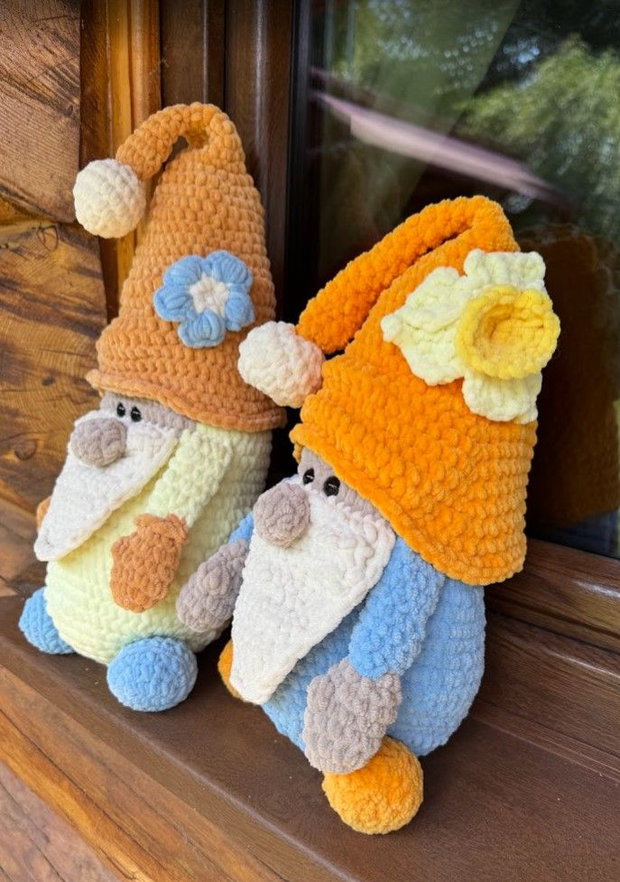 Flower Gnomes by Irina