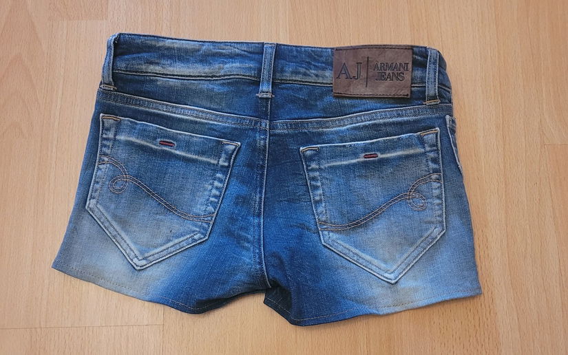 Blugi scurți Armani originali