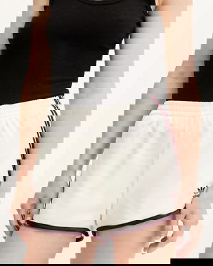 adidas Originals pantaloni scurți 3-Stripes culoarea bej, cu imprimeu, high waist, KA7739