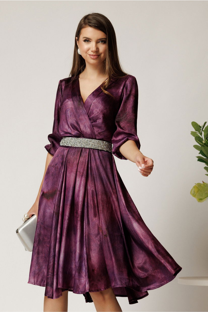 Rochie Julia midi mov din satin in clos cu aspect sidefat si cordon cu strasuri
