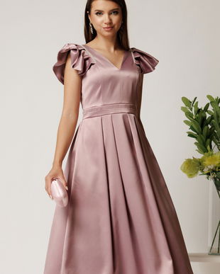 Rochie midi roz din tafta in clos cu perlute si volane la maneci