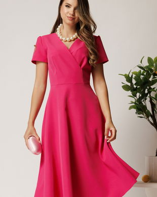 Rochie midi fucsia din voal in clos cu decolteu petrecut