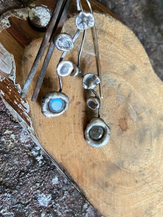 Cercei lungi din argint 925 oxidat, organici, cu pietre de labradorit