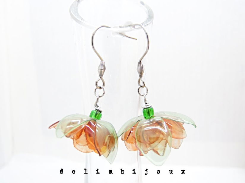 Cercei statement handmade unicat - PET-uri (plastic) reciclate - flori (cod1270)