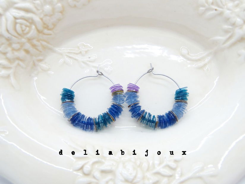 Cercei handmade din plastic reciclat Valuri de culoare (cod1272)